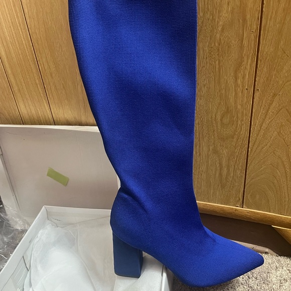 Size 10, cobalt blue 2” heel, pull on, stretch boot, large calf friendly!!! - Picture 5 of 9